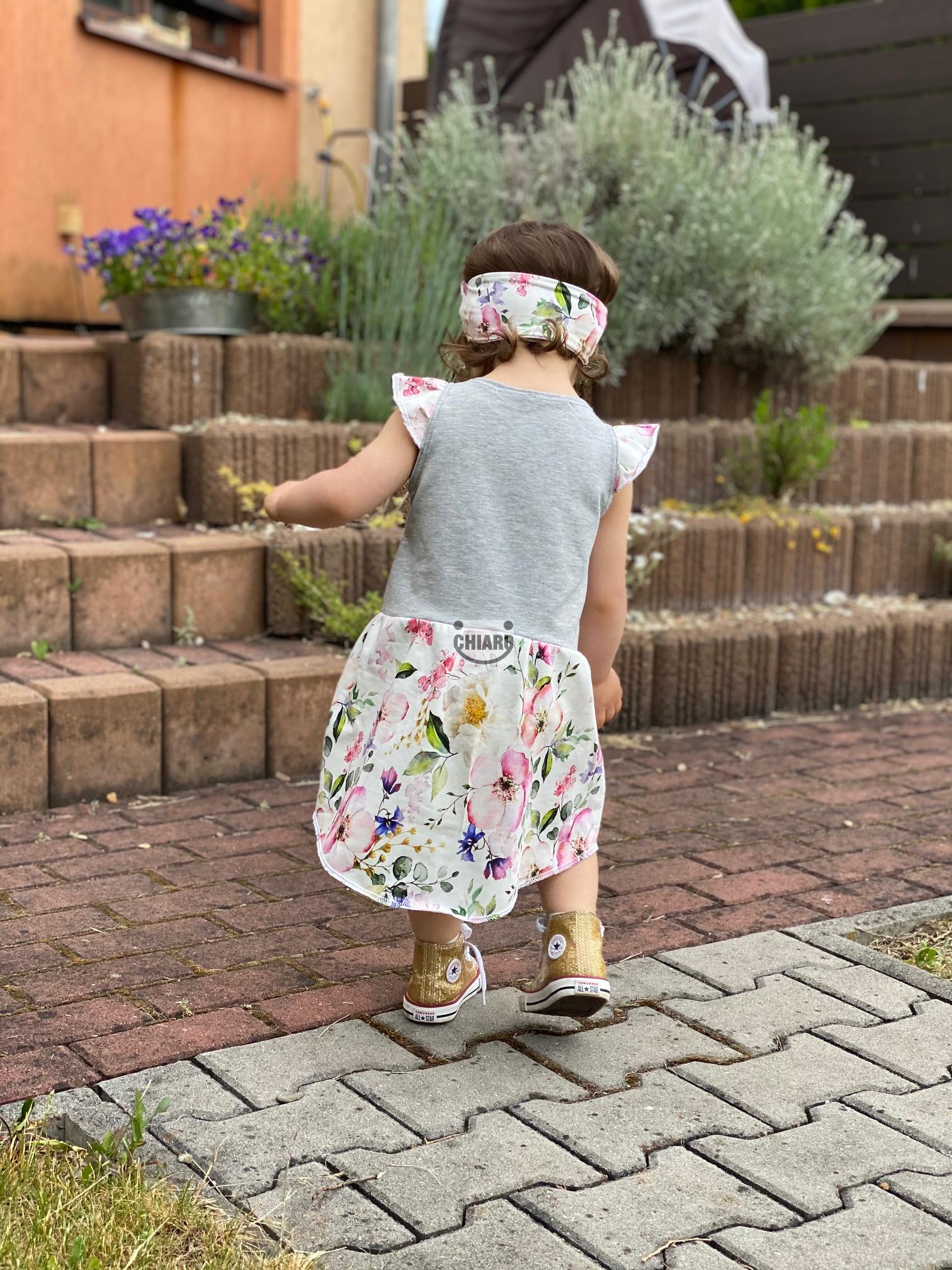 Stylové šaty Jabloňový květ